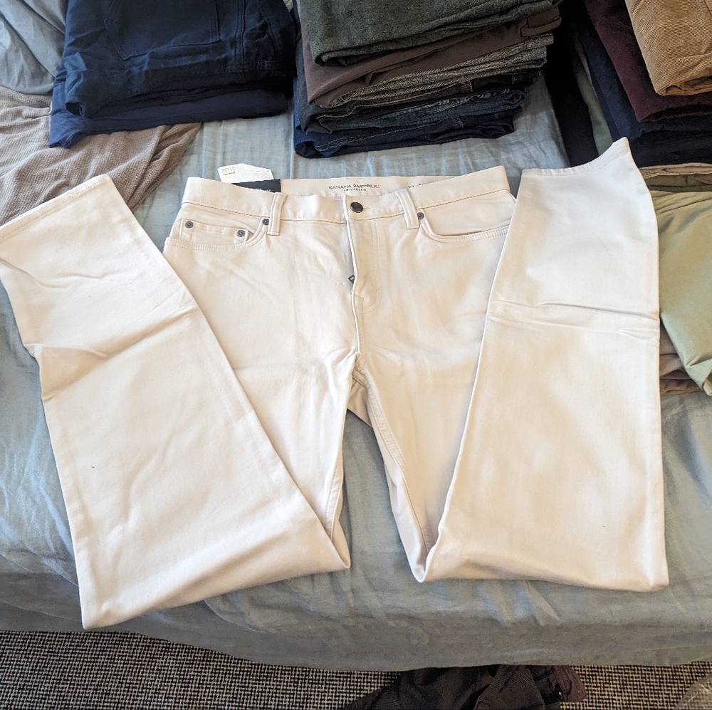 Banana Republic traveler jeans white